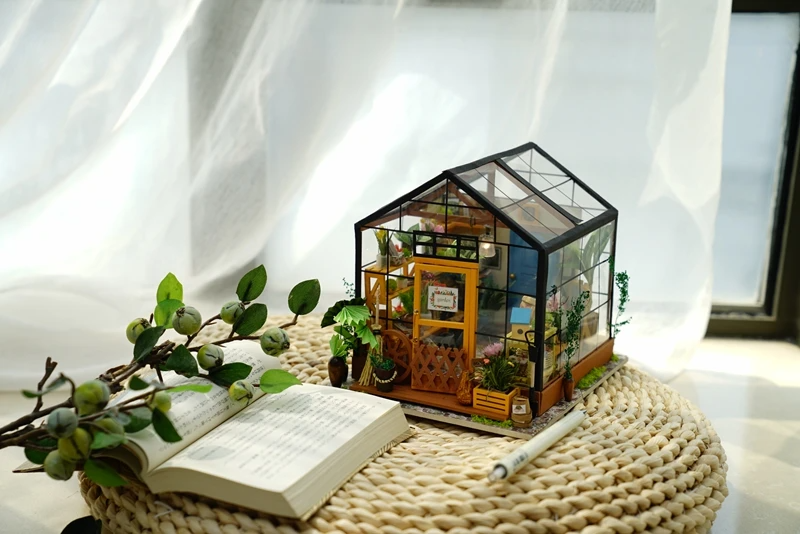 Cathy’s Flower House – DIY Miniature Greenhouse