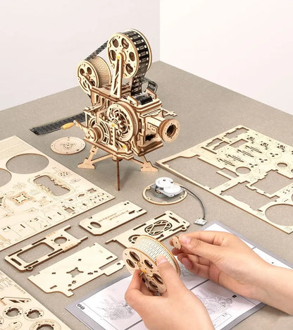 Vitascope – 3D Wooden Puzzle & Mechanical Movie Projector